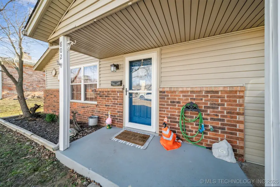 802 E Erie Avenue, Yale, OK 74085 - Image #3