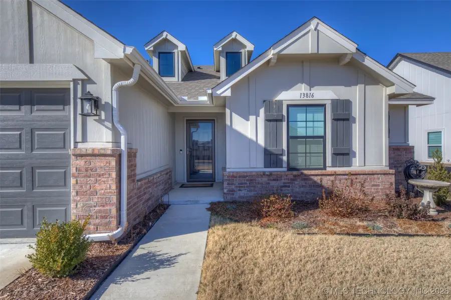 13816 S Iroquois Avenue E, Glenpool, OK 74033 - #2