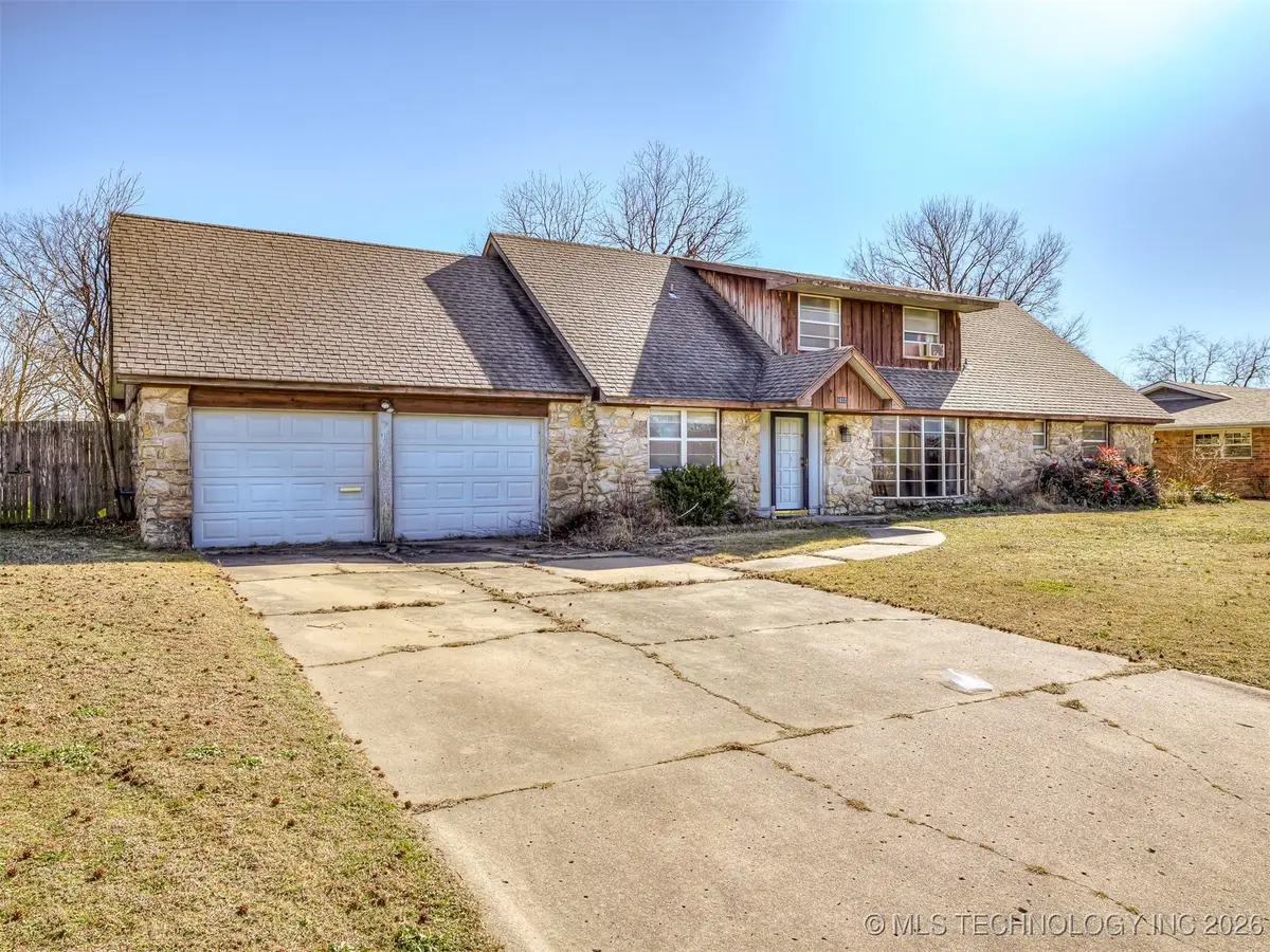 1032 Grandview Road, Bartlesville, OK 74006 - Image #1