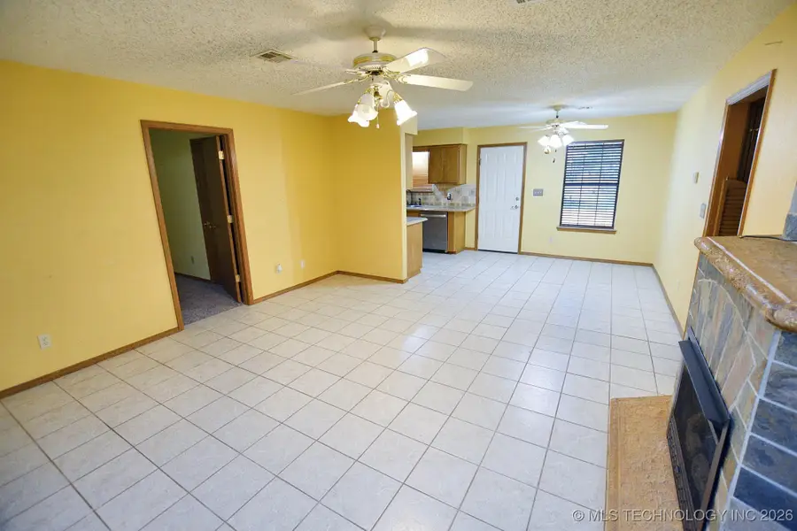 1208 SW 14th Court, Wagoner, OK 74467 - #2