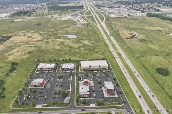 13812 E 122nd Street N, Collinsville, OK 74021