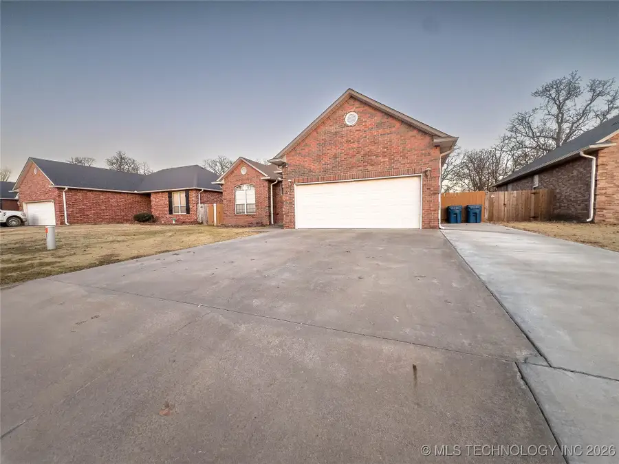 1410 S 5th Street, McAlester, OK 74501 - Image #2