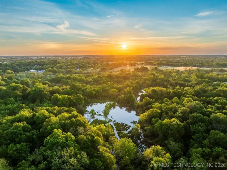 125 E Southbrook Avenue, Okmulgee, OK 74447 - #3