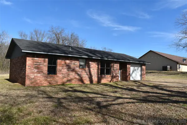 1408 Kiamichi Street, Hugo, OK 74743