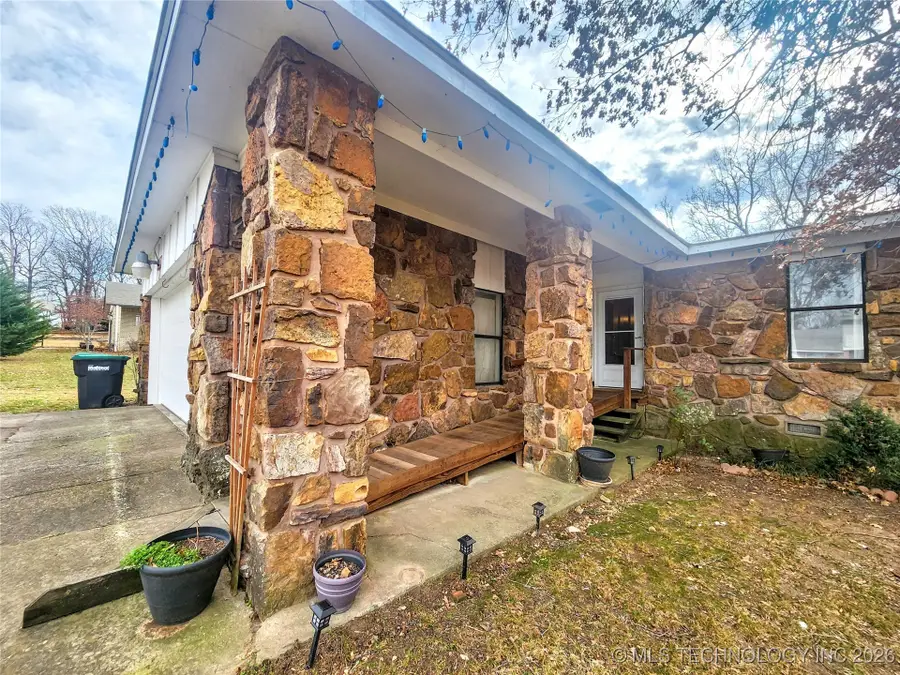 606 Jeffery Street, Tahlequah, OK 74464 - #2