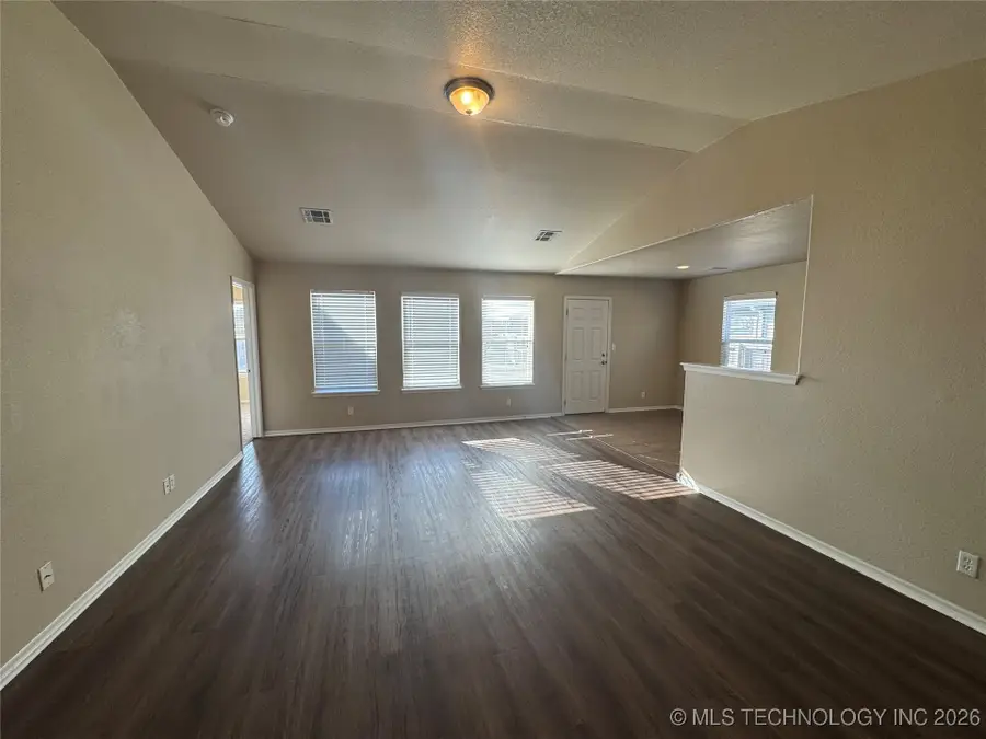 2125 E Concord Street, Broken Arrow, OK 74012 - Image #3