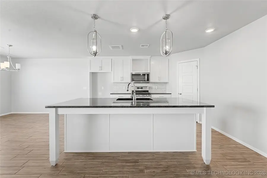 2912 W Charlotte Street, Broken Arrow, OK 74011 - #3