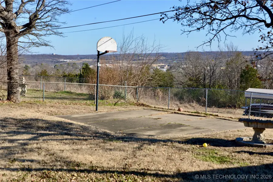 1215 Wade Wells Drive, Henryetta, OK 74437 - Image #2