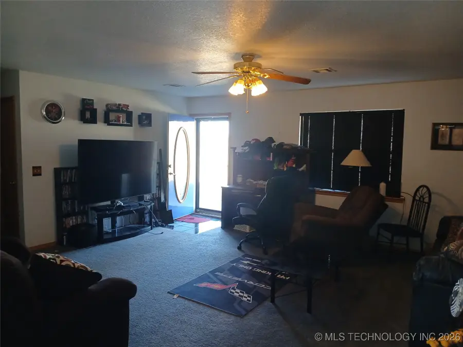 711 E Iowa Street, Whitefield, OK 74472 - Image #3