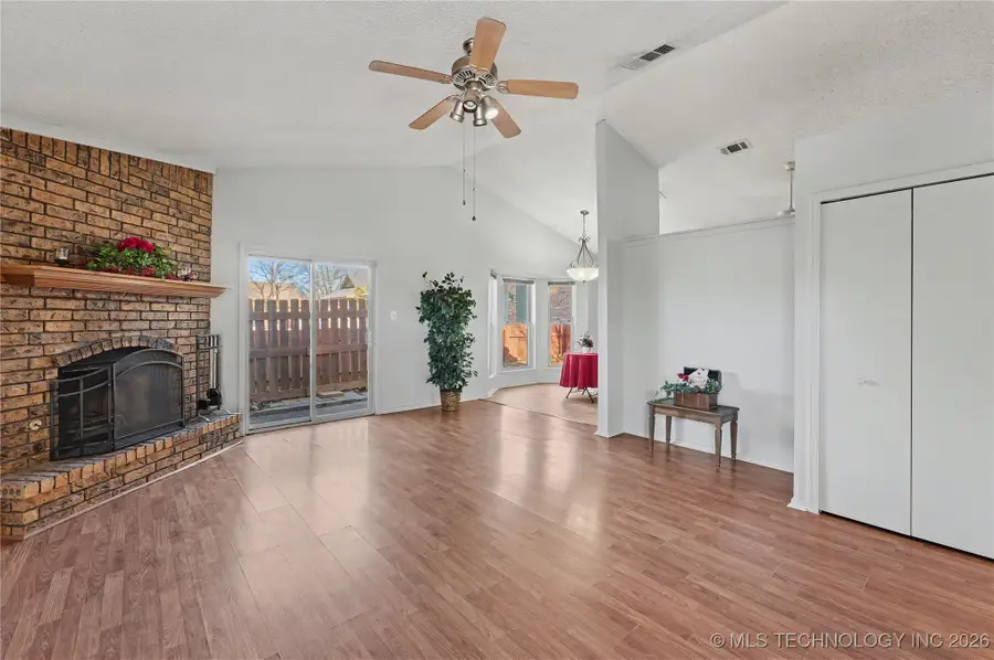 2717 S Narcissus Place, Broken Arrow, OK 74012 - Image #2