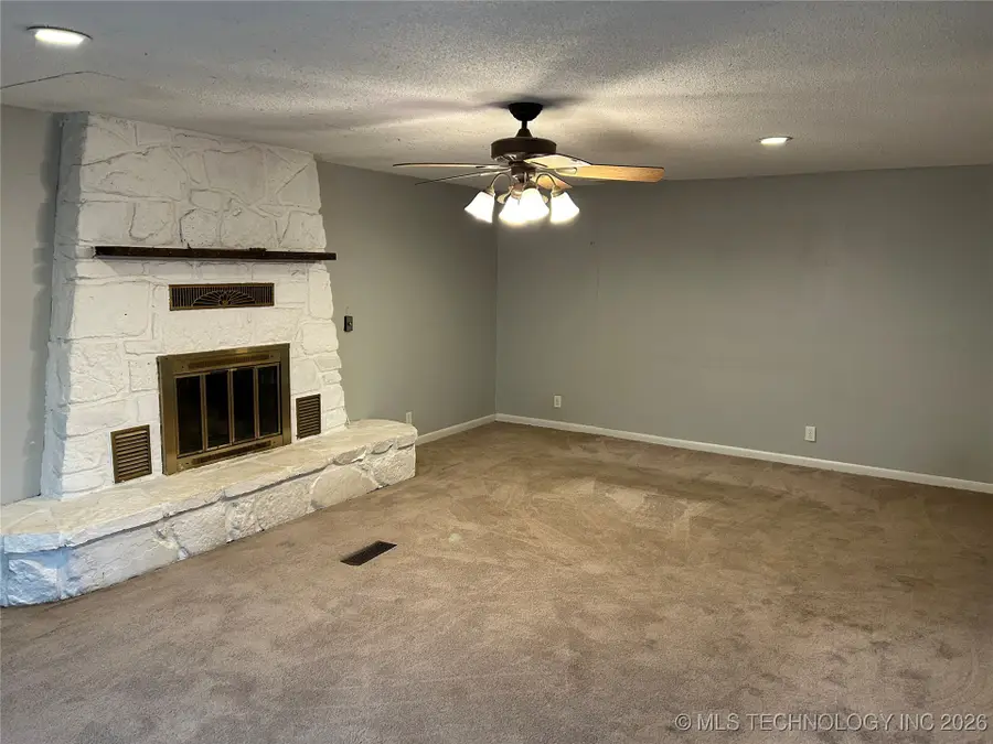12 W 42nd Street, Sand Springs, OK 74063 - Image #3