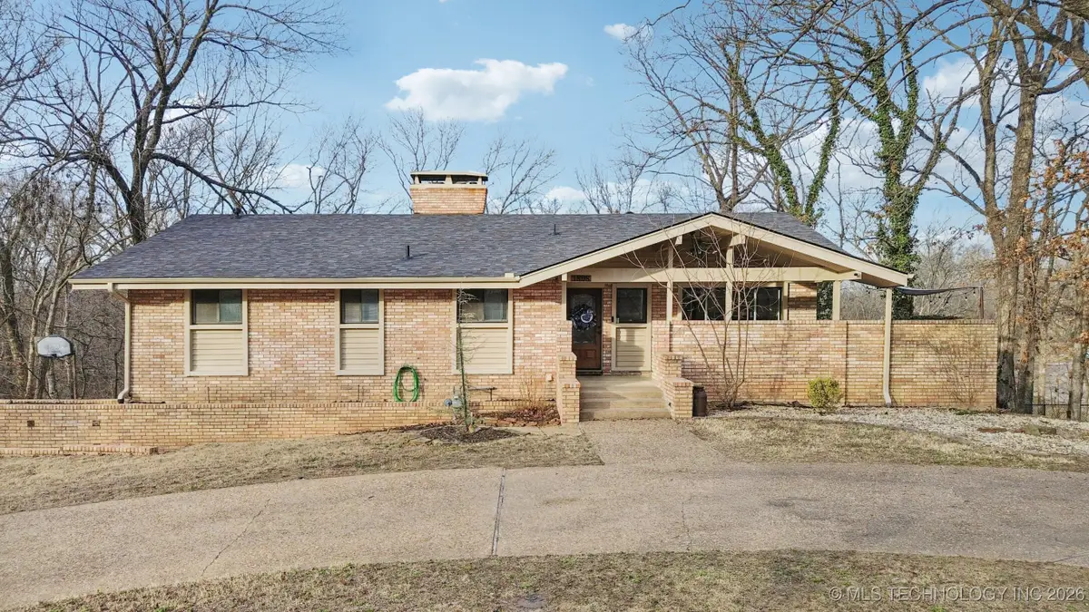 1808 S Skyline Place, Bartlesville, OK 74006 - Image #1