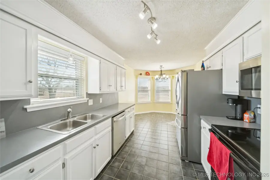 20665 S Carefree Drive, Claremore, OK 74019 - #2