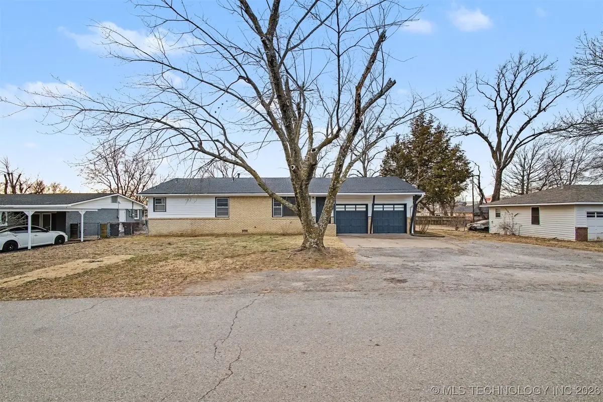 3813 Limestone, Bartlesville, OK 74006 - Image #1