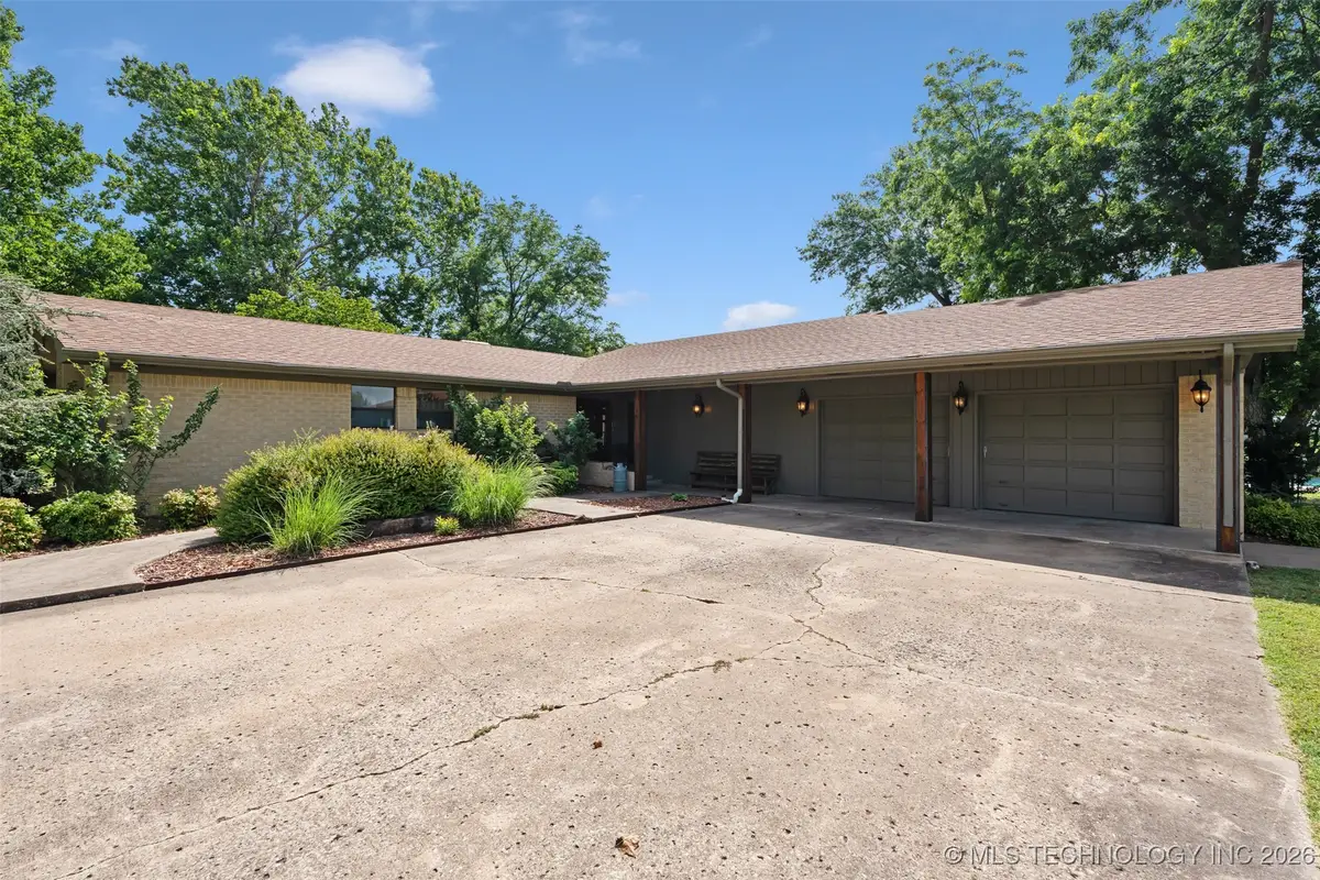 1561 E Country Club Drive, Vinita, OK 74301 - Image #1