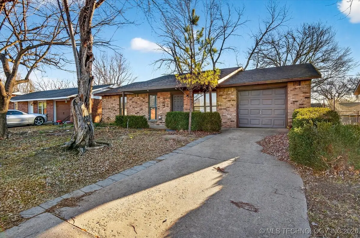 504 Highland Drive, Bartlesville, OK 74003 - Image #1