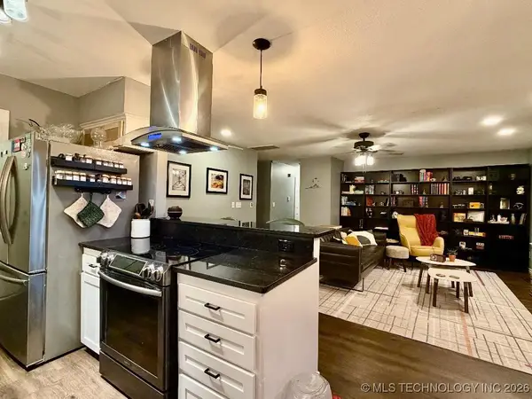 21609 E 32nd Place S, Broken Arrow, OK 74014