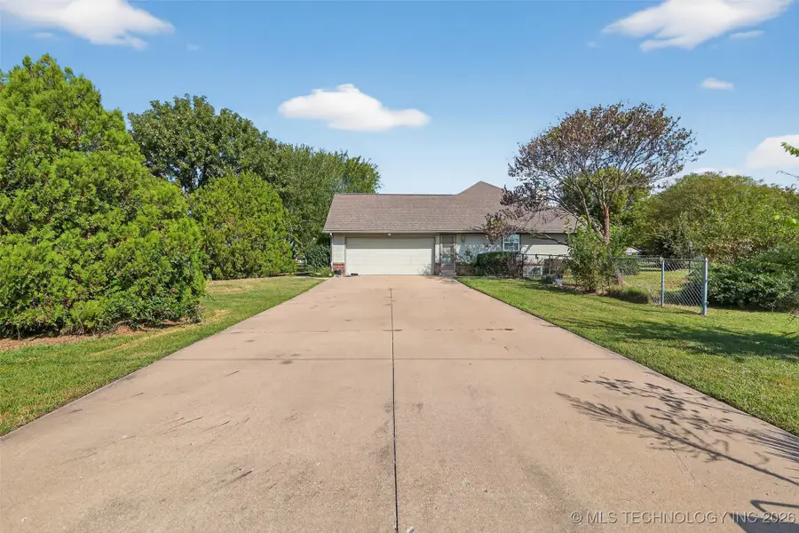 11313 E Southpark Road, Claremore, OK 74019 - #3