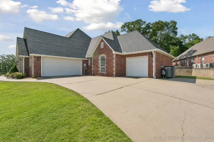 316 E 44th Street, Sand Springs, OK 74063 - #3