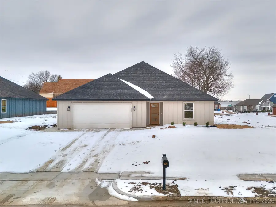 726 E 38th Street N, Tulsa, OK 74106 - #3