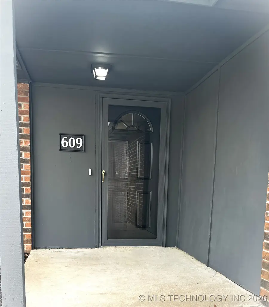 609 Willow Court, Pryor, OK 74361 - #2