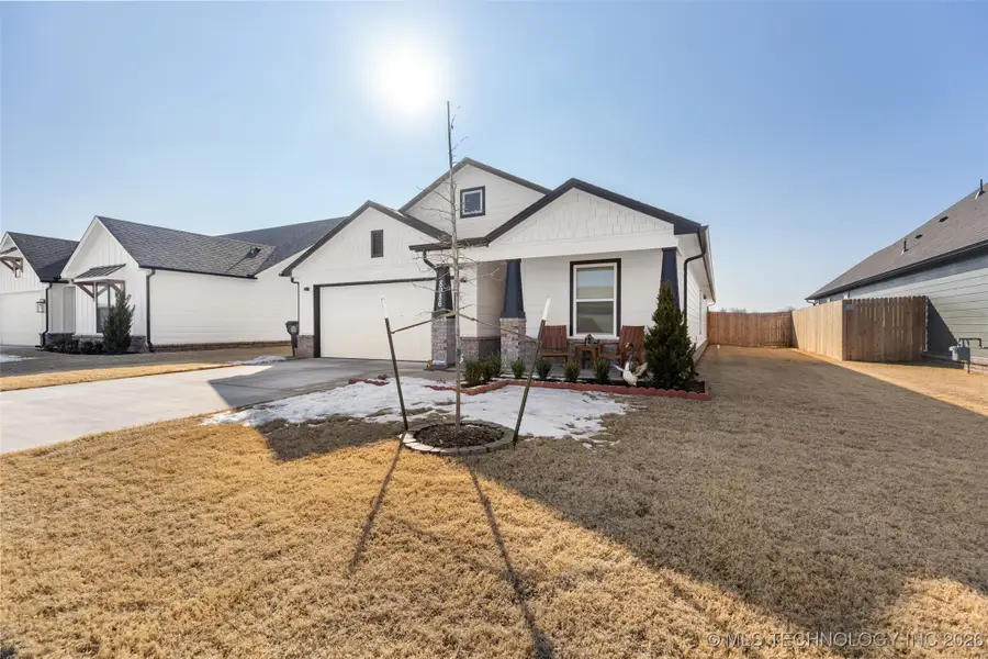 8986 E 163rd Street S, Bixby, OK 74008 - #2