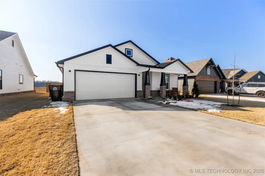 8986 E 163rd Street S, Bixby, OK 74008 - #3