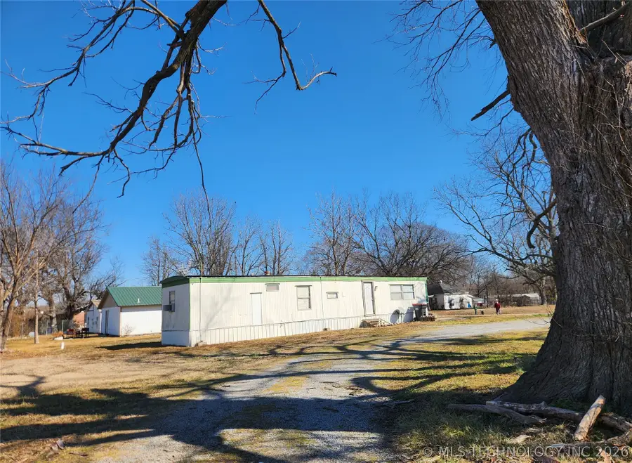 111 E 4th Street, Chelsea, OK 74016 - #3