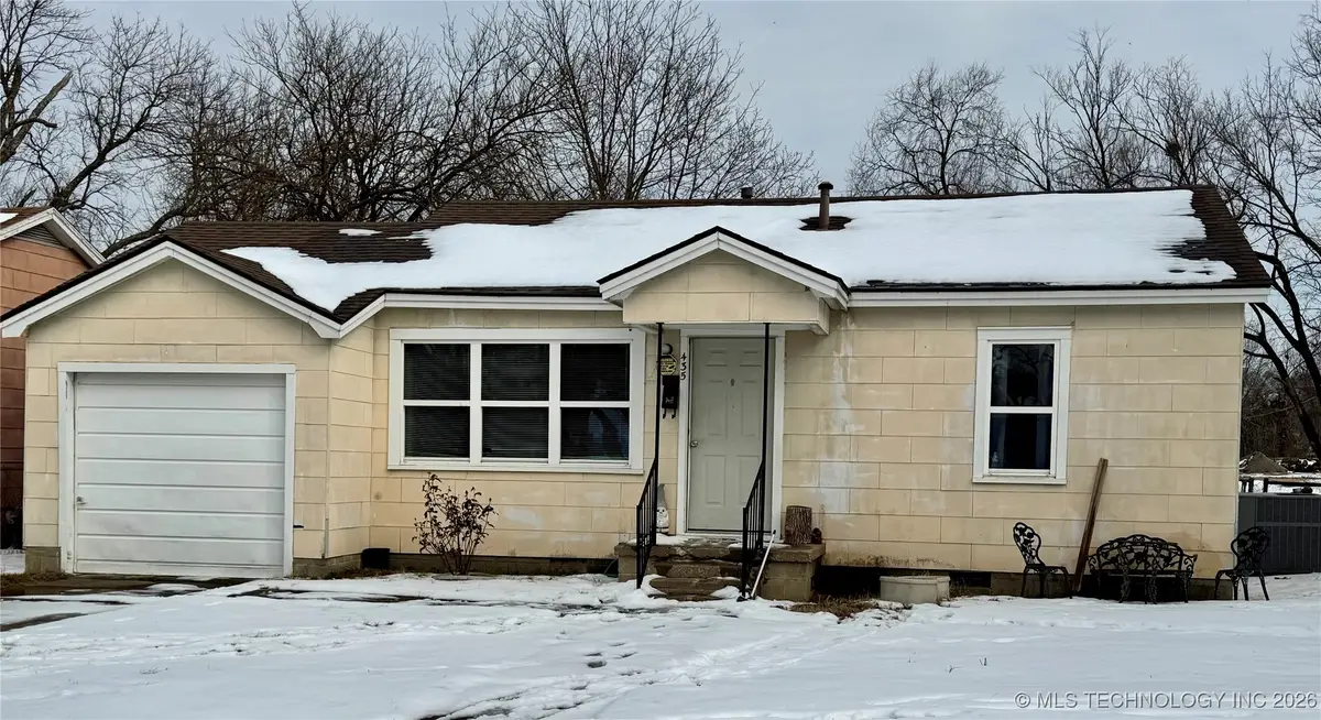 435 S Maple Street, Nowata, OK 74048 - #1