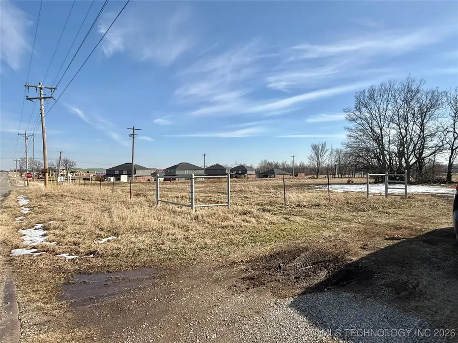 W Oak Street, Skiatook, OK 74070 - #2
