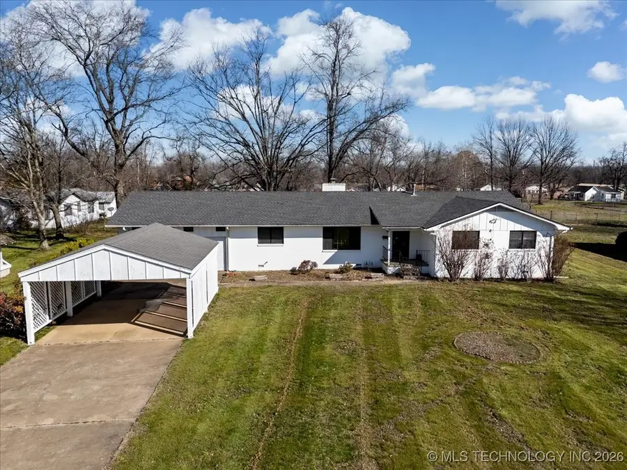 509 NE 10th Street, Wagoner, OK 74467 - #3