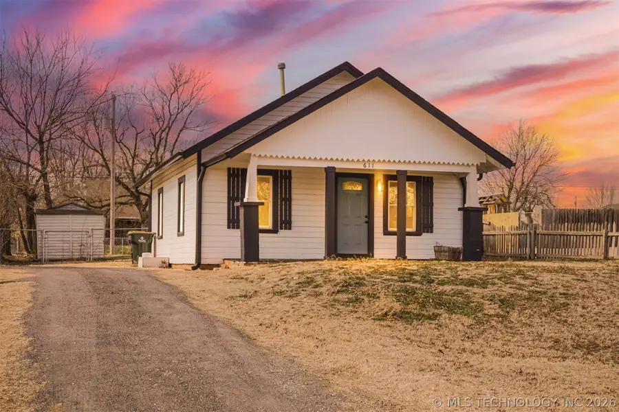 611 N Van Buren, Blanchard, OK 73010 - #2