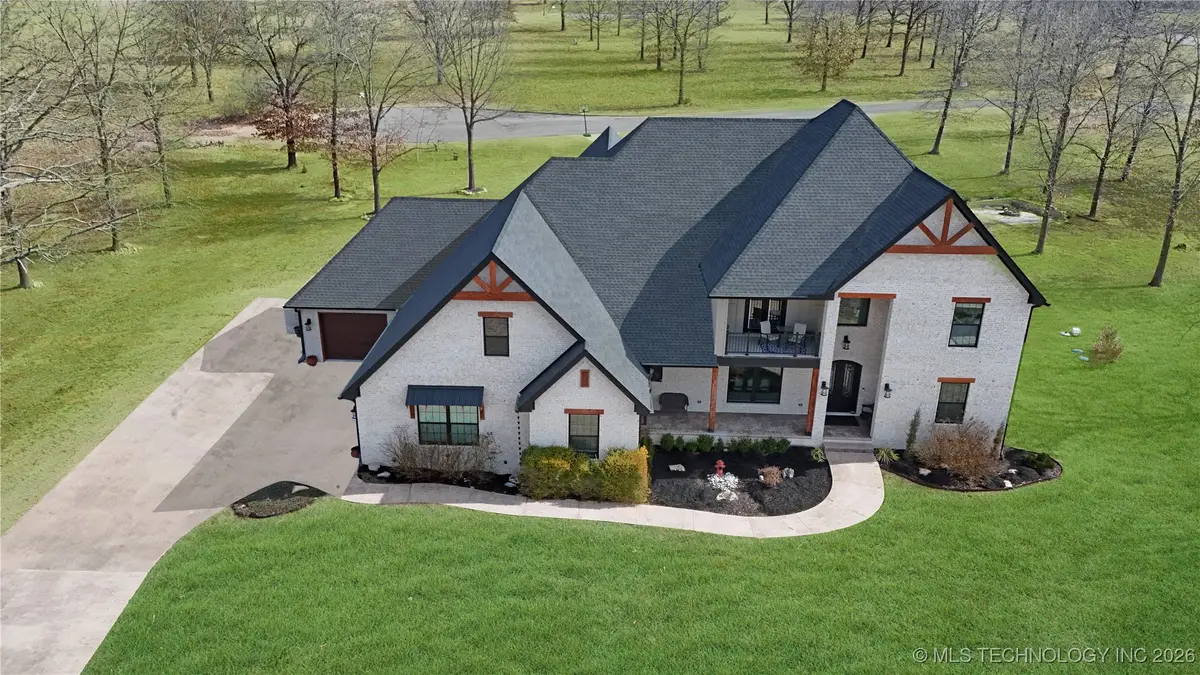 982 Edgewater Boulevard, Tahlequah, OK 74464 - Image #1