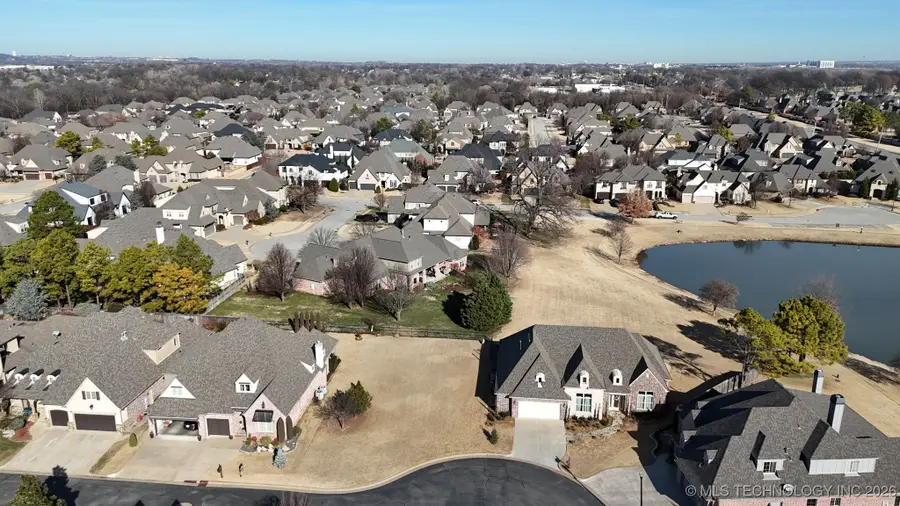 9555 E 109th Street, Tulsa, OK 74133 - #2