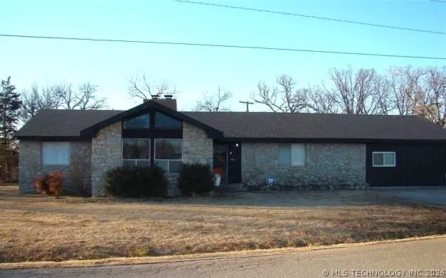 2401 Grandview Avenue, Pawhuska, OK 74056 - #1