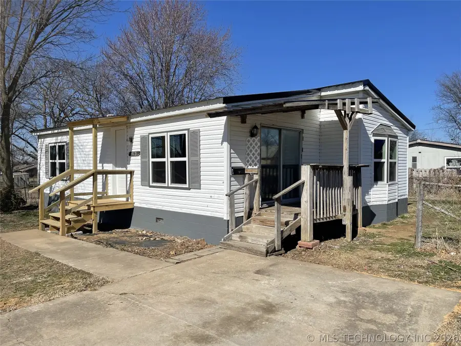 413 W Willow Street, Stilwell, OK 74960 - #2