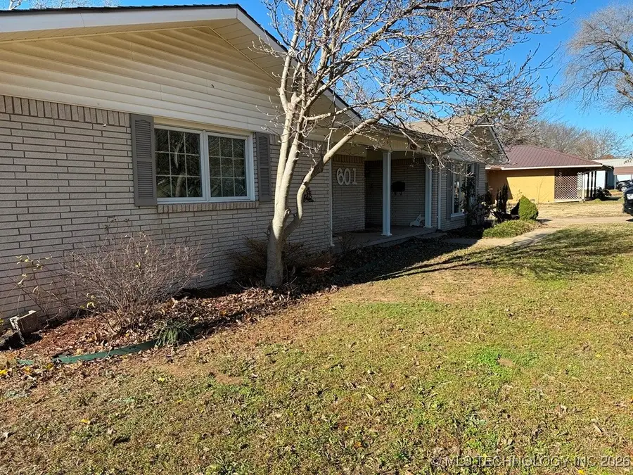 601 S 7th Street, Okemah, OK 74859 - #2