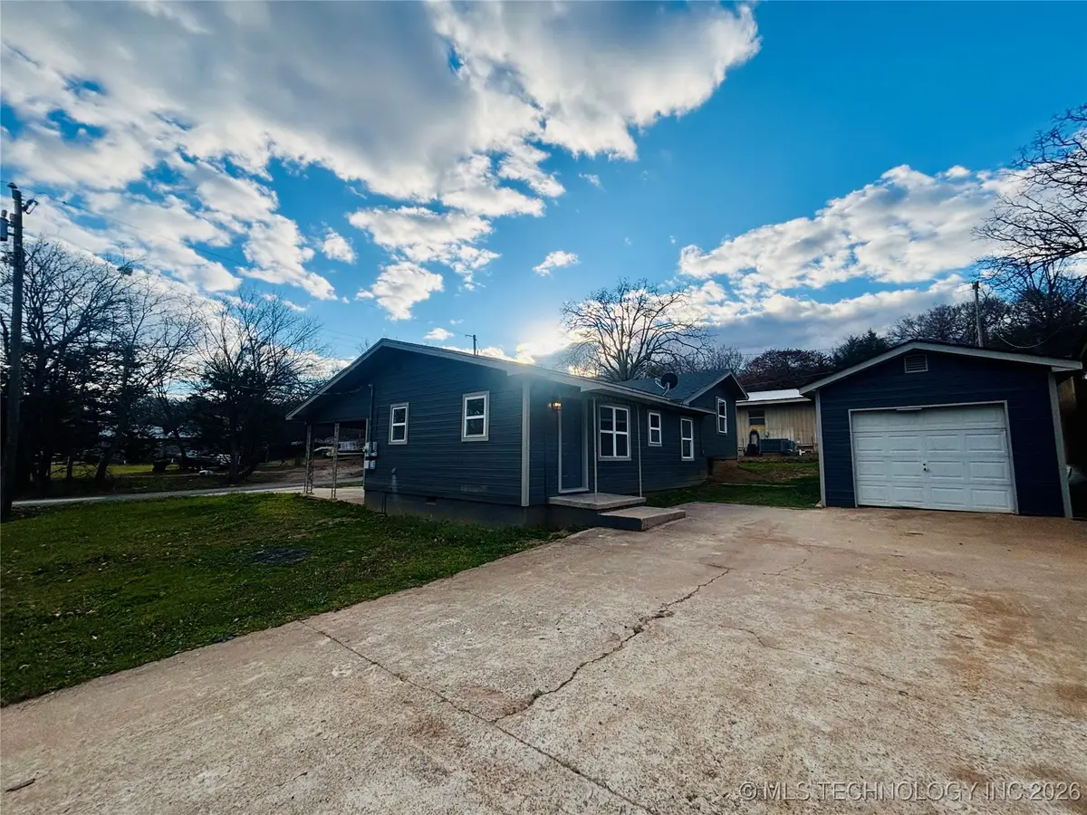 800 W Grand Avenue, Eufaula, OK 74432 - #1