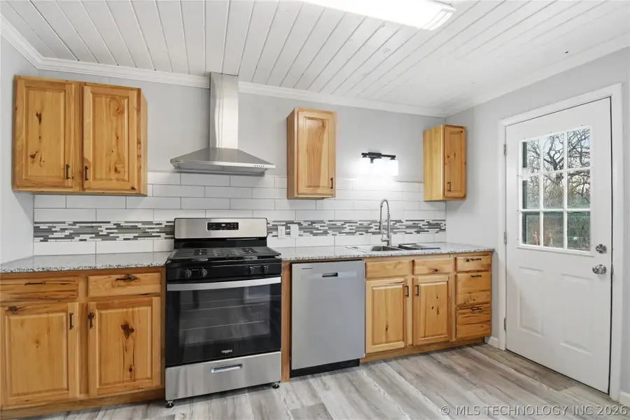 102 Parkview Drive, Bartlesville, OK 74003 - #2