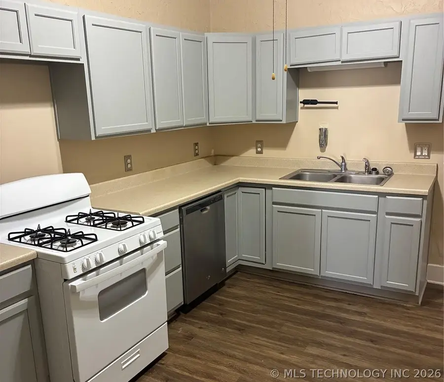 1344 E Lincoln Avenue, Sapulpa, OK 74066 - #2