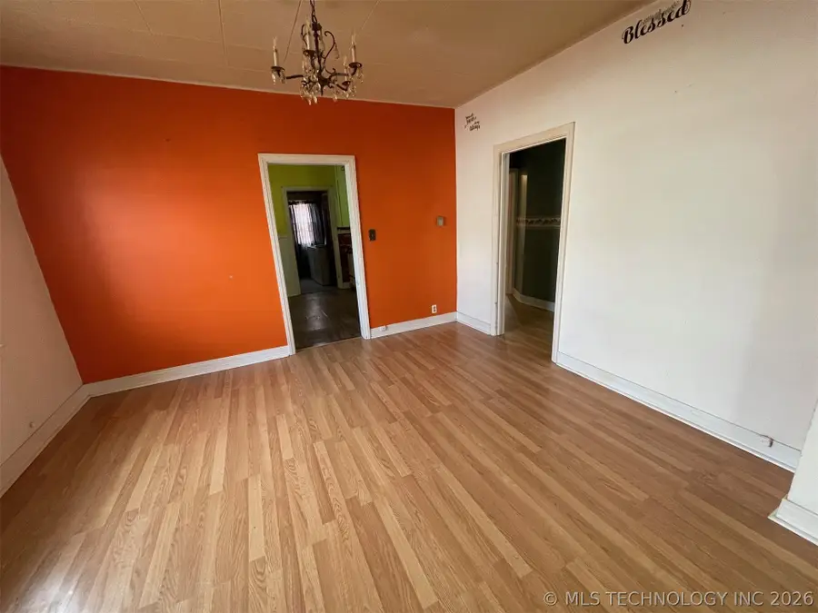 1002 E Thompson Avenue, Sapulpa, OK 74066 - #3