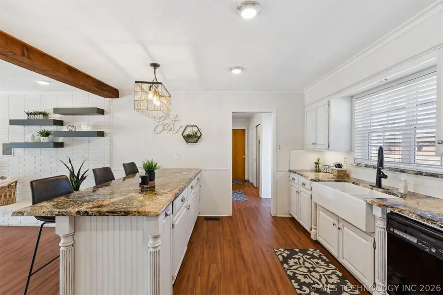 1107 E 8th Street, Cushing, OK 74023 - #3