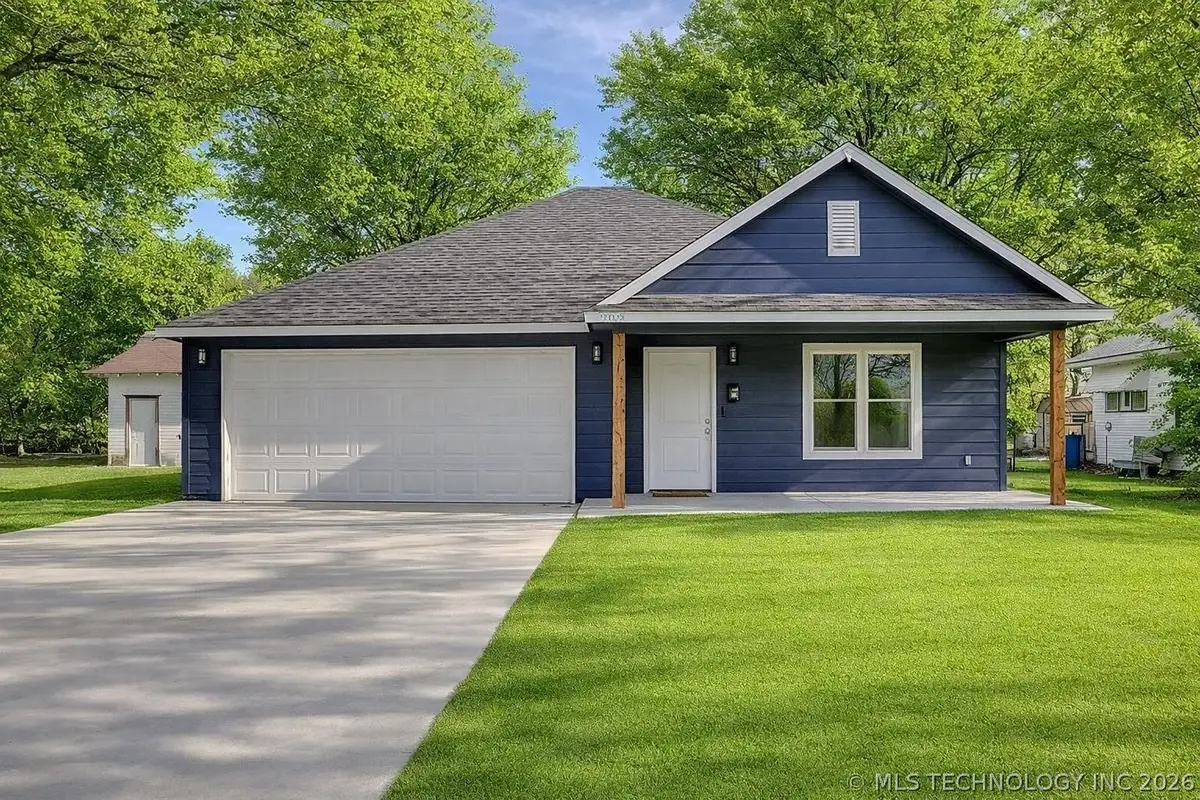 209 E Pine Street, Skiatook, OK 74070 - #1