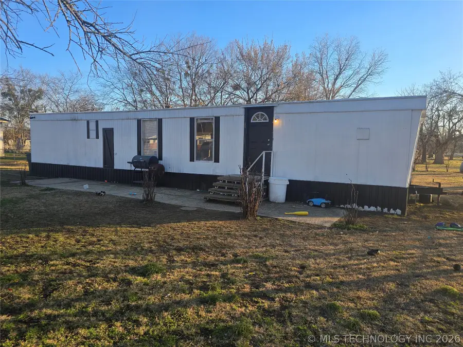 415 Russell Street, Caddo, OK 74729 - #2