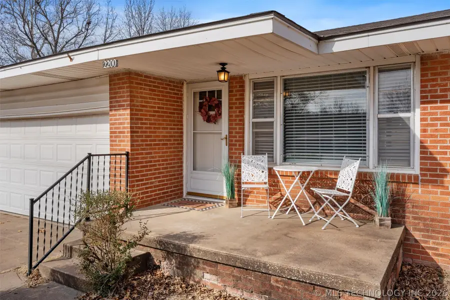 2200 E Tuxedo Boulevard, Bartlesville, OK 74006 - #2