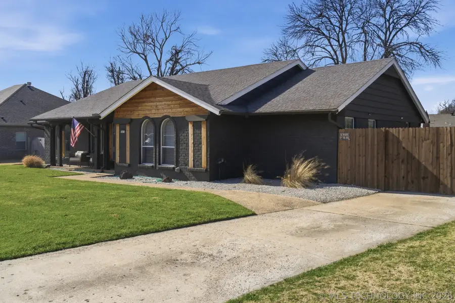 7071 E 53rd Street, Tulsa, OK 74145 - #3