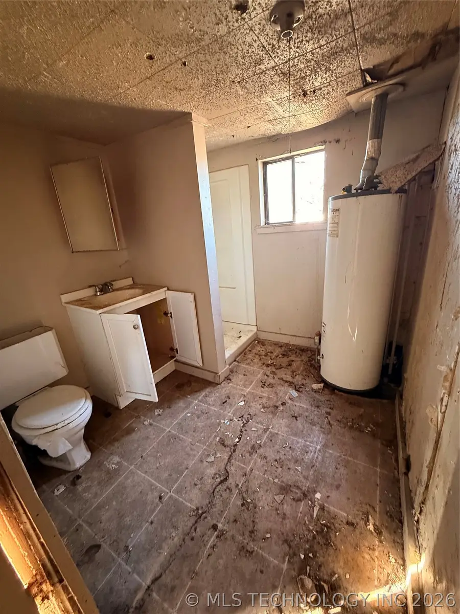 222 N 2nd Street, Sperry, OK 74073 - #3