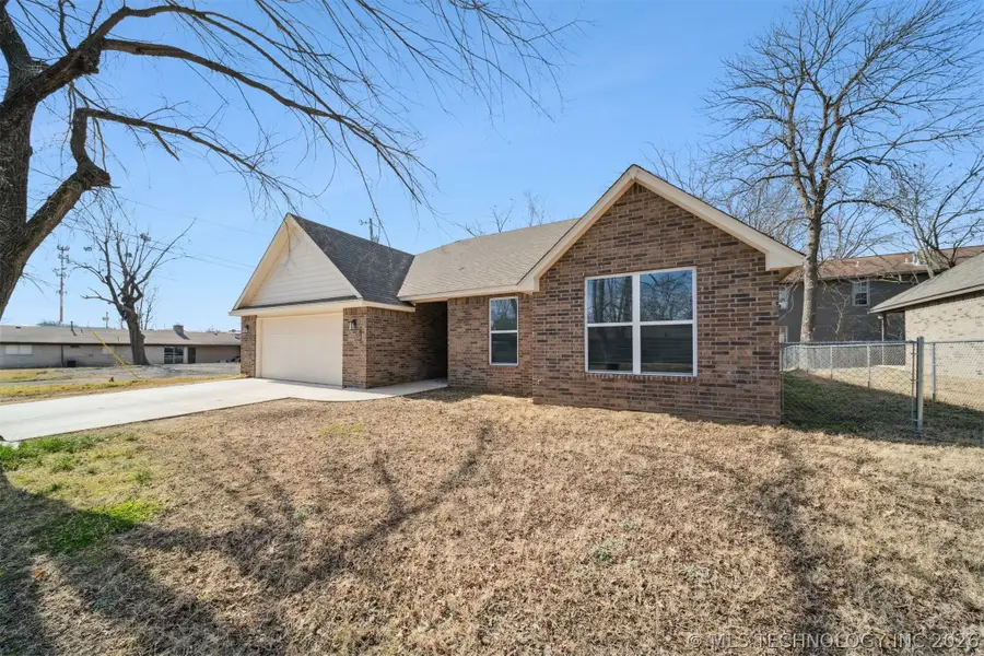 215 N Broadway Street, Skiatook, OK 74070 - #2