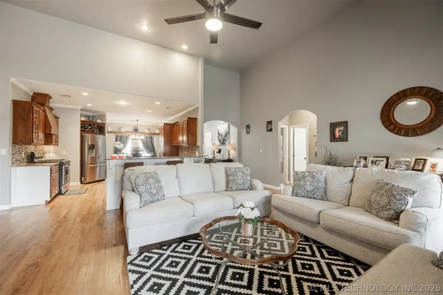 710 W 40th Street, Sand Springs, OK 74063 - #3