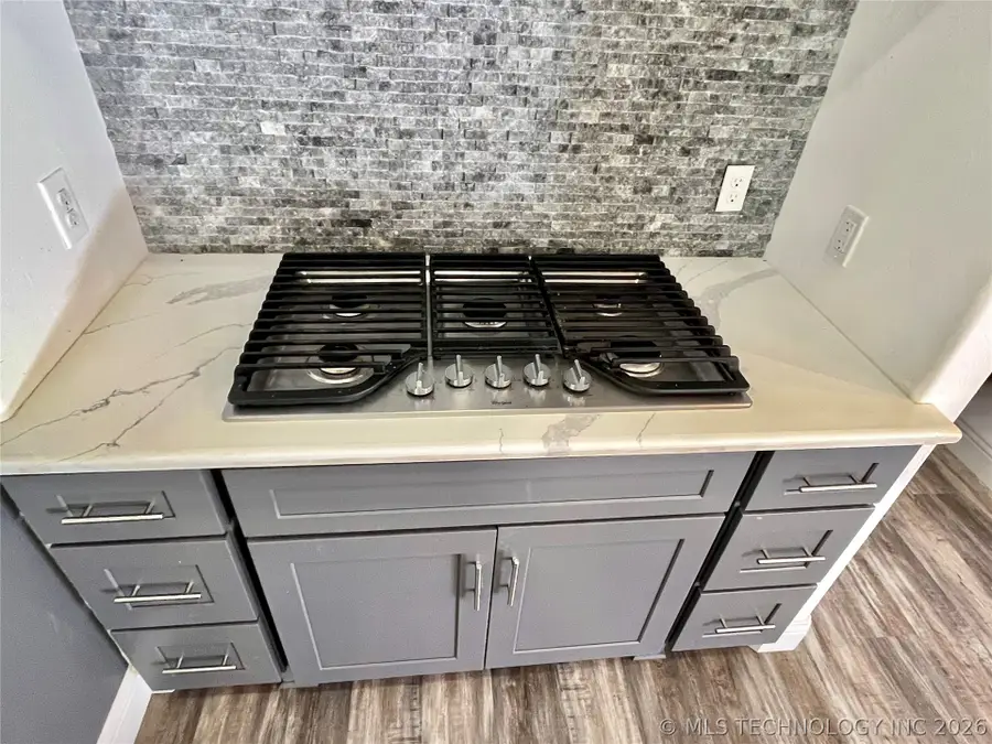 209 9th Avenue Nw, Madill, OK 73446 - #2